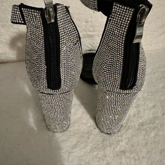 Charlotte Russe Block Heels - Picture 3 of 4